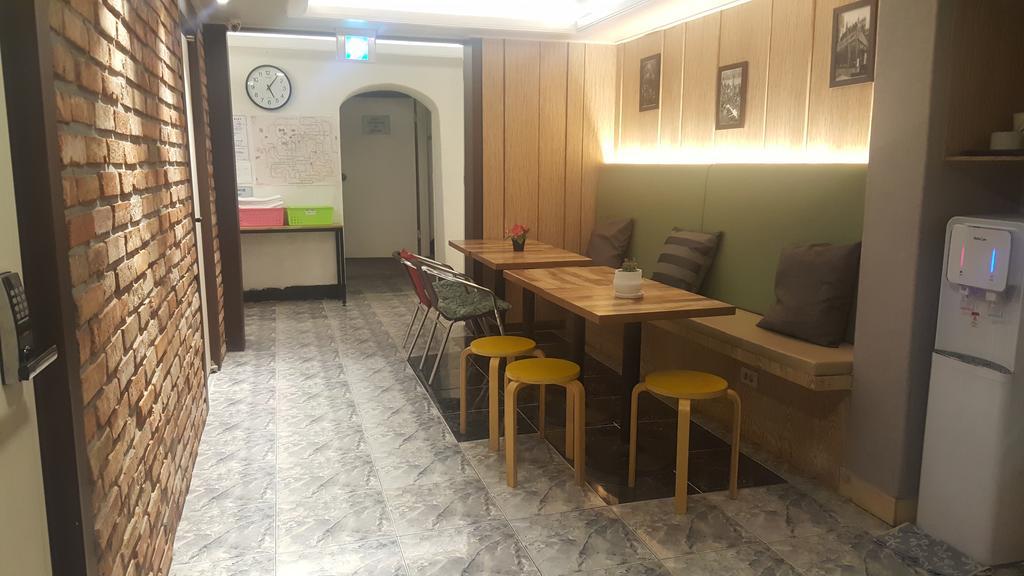 Myeongdong Time Hostel Сеул Экстерьер фото
